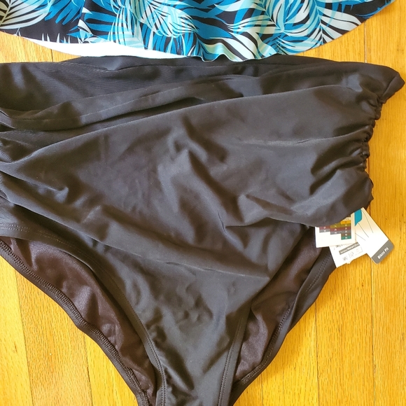 Time & Tru 2 Piece Bathing Suit   L - Picture 4 of 7